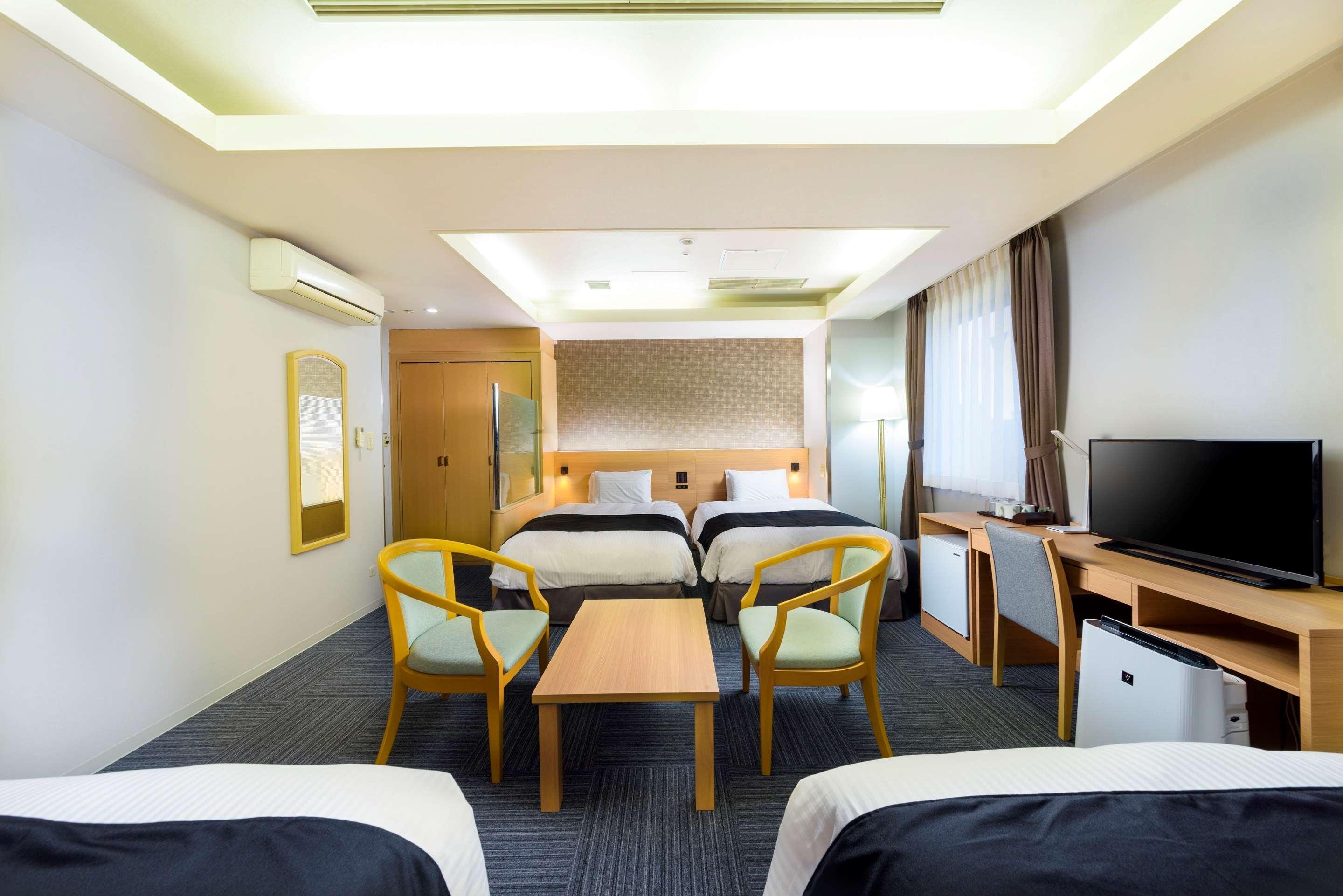 Surestay Plus Hotel By Best Western Shin-Osaka Esterno foto