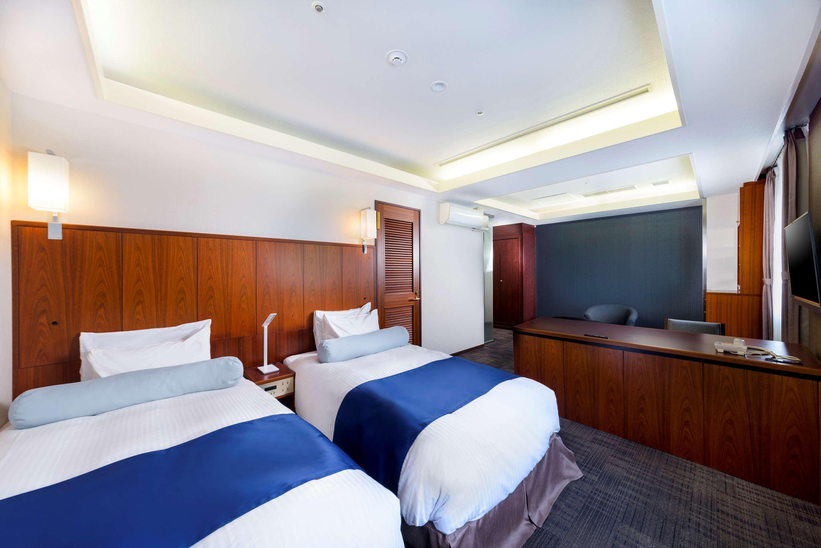 Surestay Plus Hotel By Best Western Shin-Osaka Esterno foto