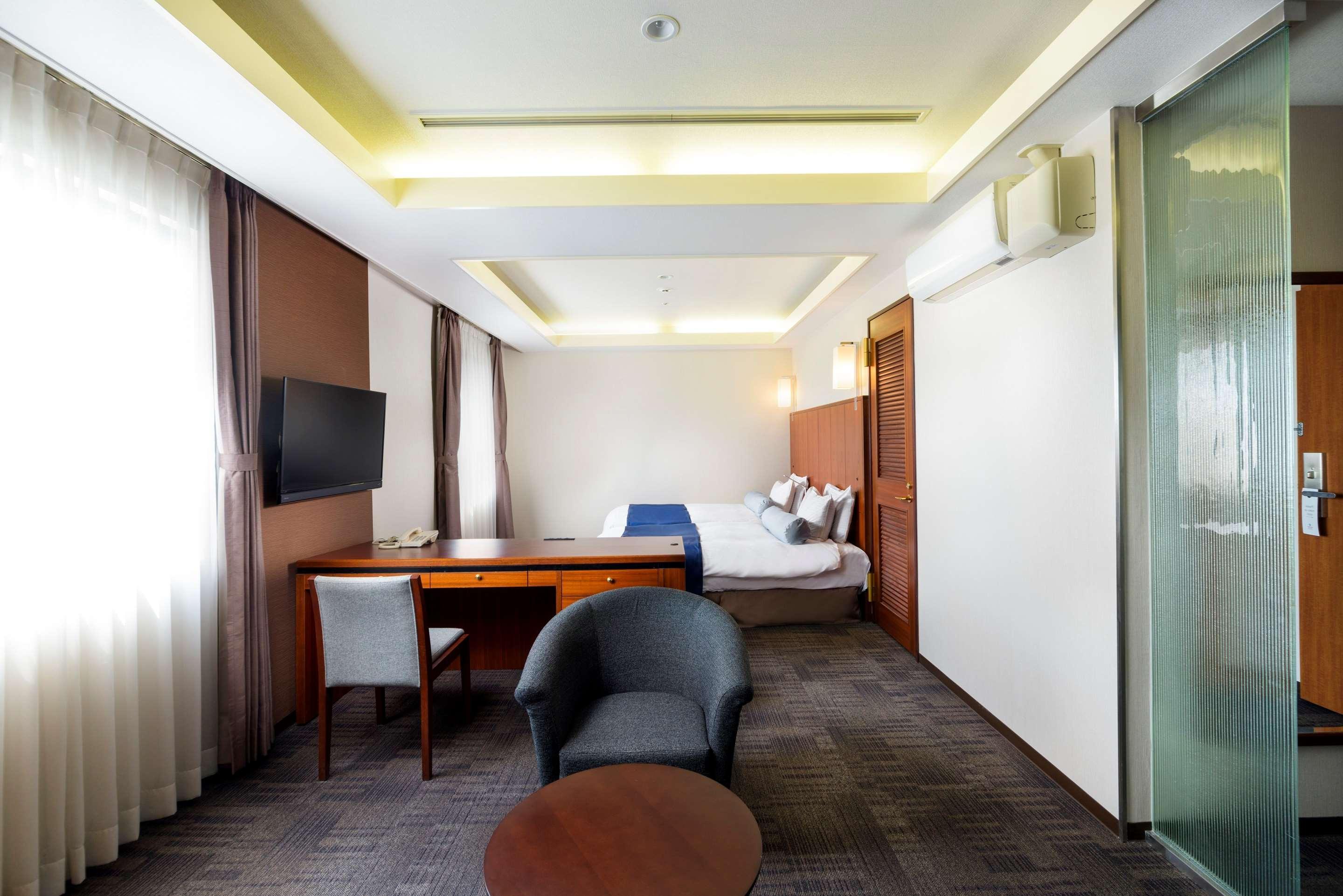 Surestay Plus Hotel By Best Western Shin-Osaka Esterno foto