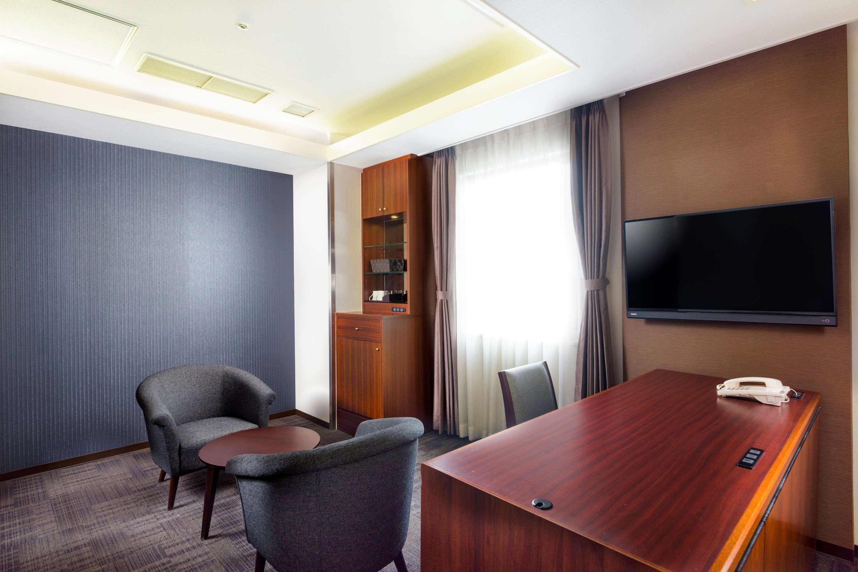 Surestay Plus Hotel By Best Western Shin-Osaka Esterno foto
