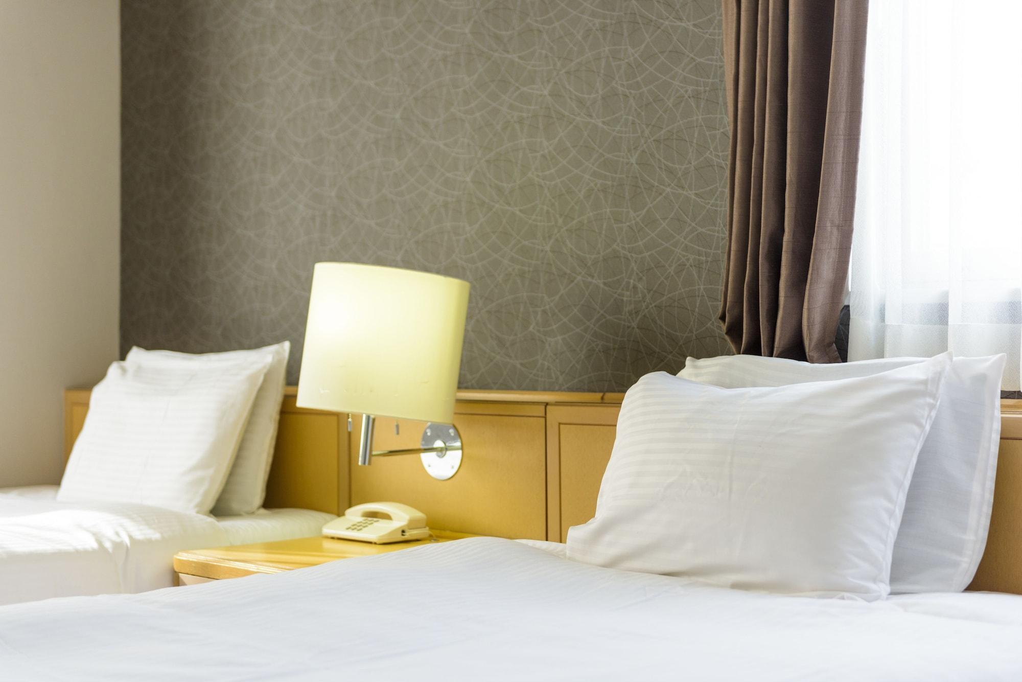 Surestay Plus Hotel By Best Western Shin-Osaka Esterno foto